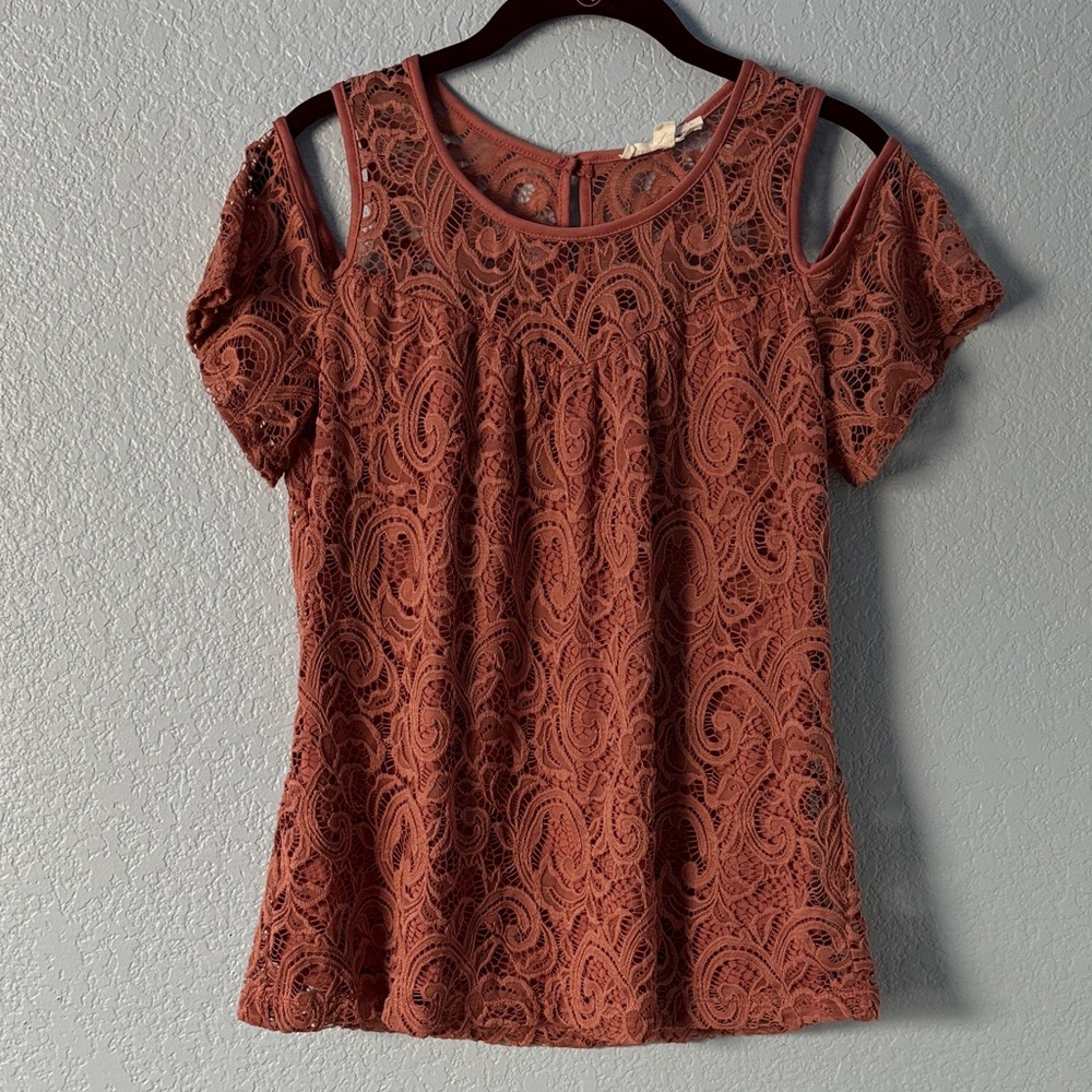 PerSeption Concept Lace Cut Shoulder Blouse in Rose Size Small Lined
